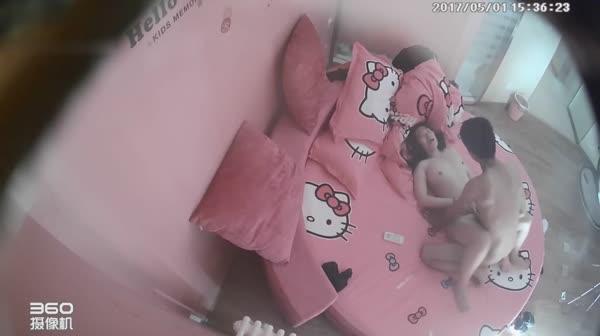 情趣酒店水滴摄像头监控TP鸡巴貌似很粗的瘦高个拉扯撞击女的有些吃不消